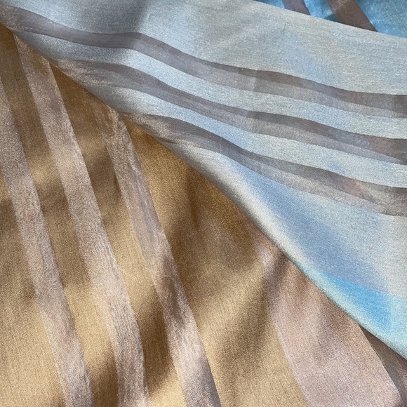 NWOT Vintage SAYAMI 100% Silk Scarf. - Picture 3 of 6